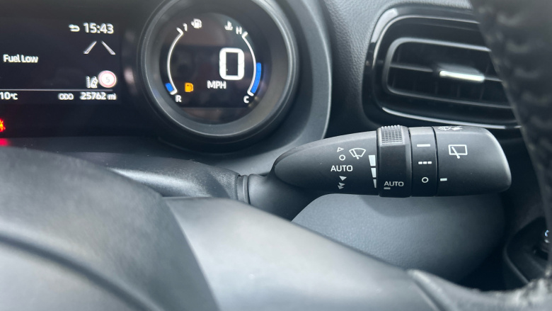 Toyota Yaris 1.5 Hybrid Design 5dr CVT Hybrid Hatchback